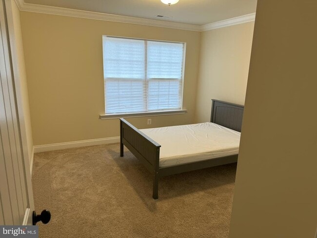 Building Photo - 7986 Benjamin Stoddert Ct