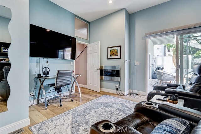 Building Photo - 718 S Broadway