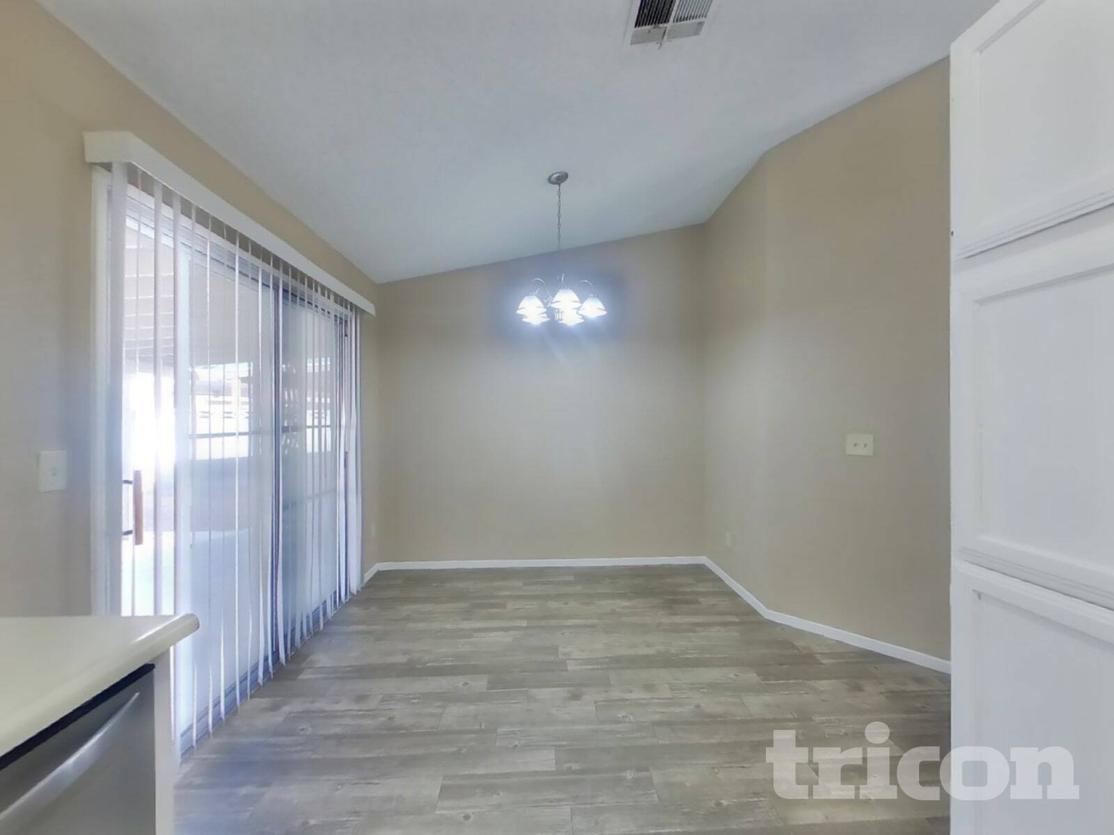 Building Photo - 733 Reagan Dr