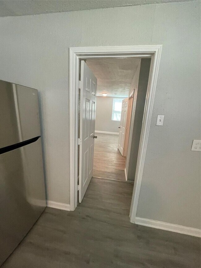 Building Photo - 3 BR/2.5BA | Newly Renovated Single Family Home | 1-Car Covered Parking | Gated backyard