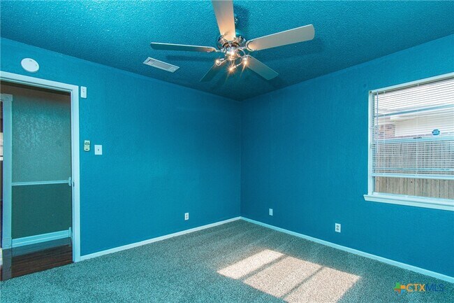 Building Photo - 2001 Eisenhower Dr