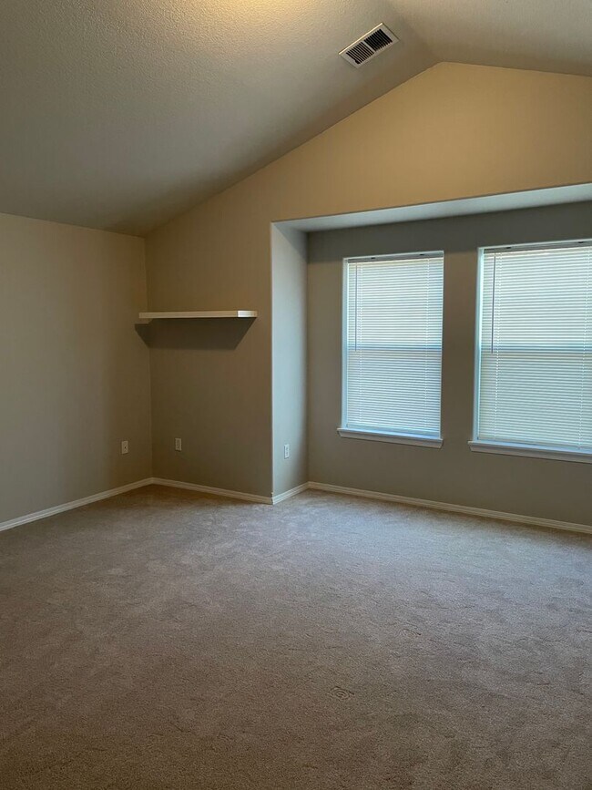 Building Photo - Beautiful 2Bd/2Ba Townhome in Notting Hill...