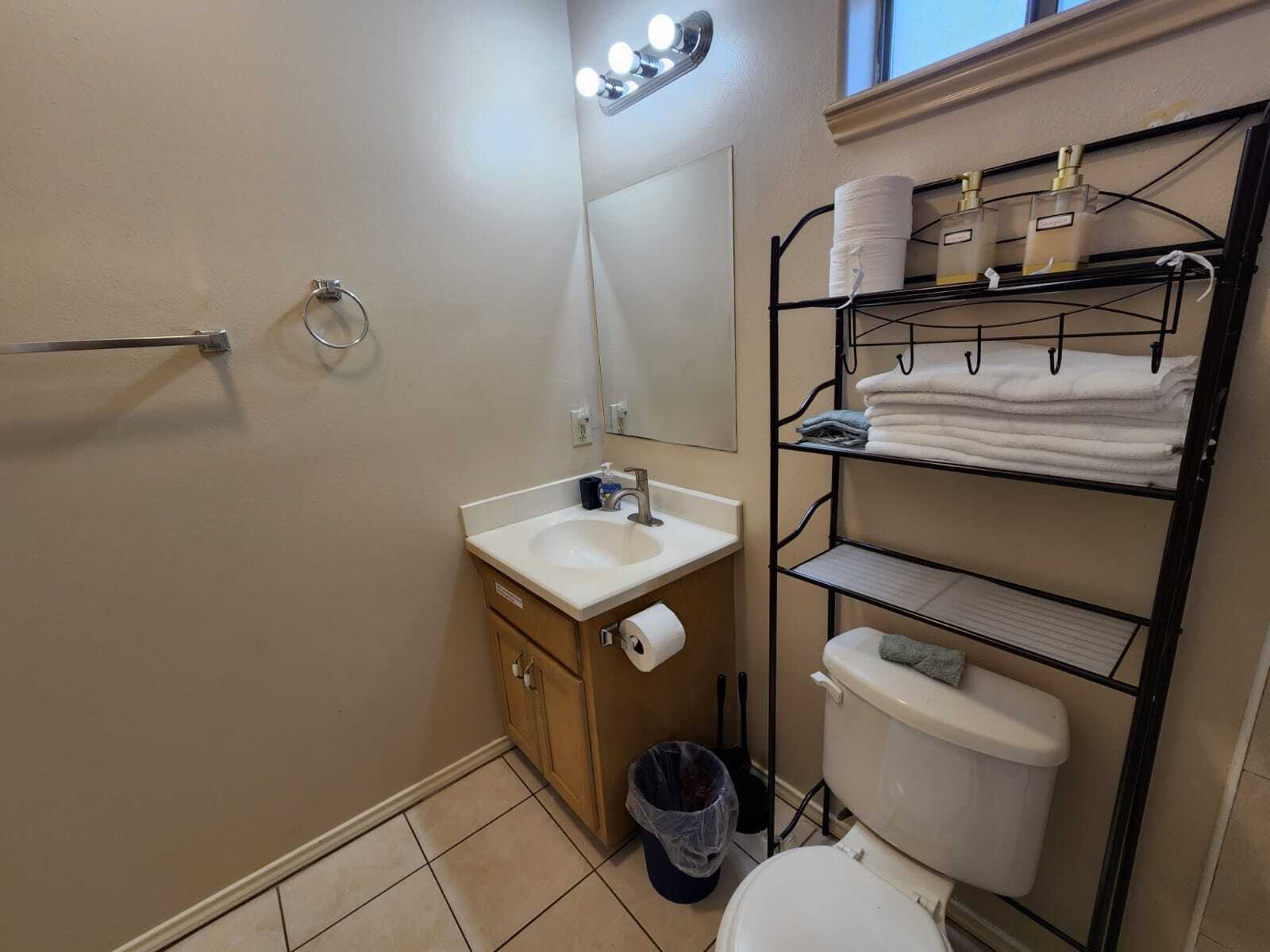 Building Photo - 3810 W Sarah Evans