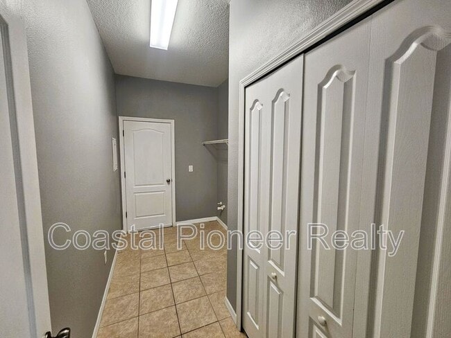 Building Photo - 1824 Mira Lago Cir