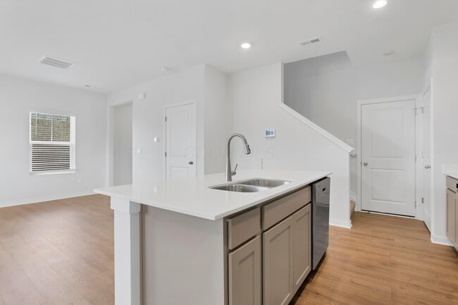 Building Photo - 6302 Marinelli Dr N