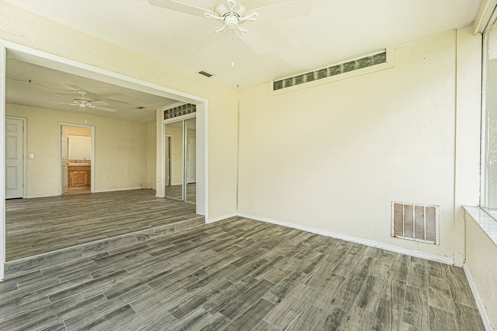 Building Photo - 4149 Floramar Ter