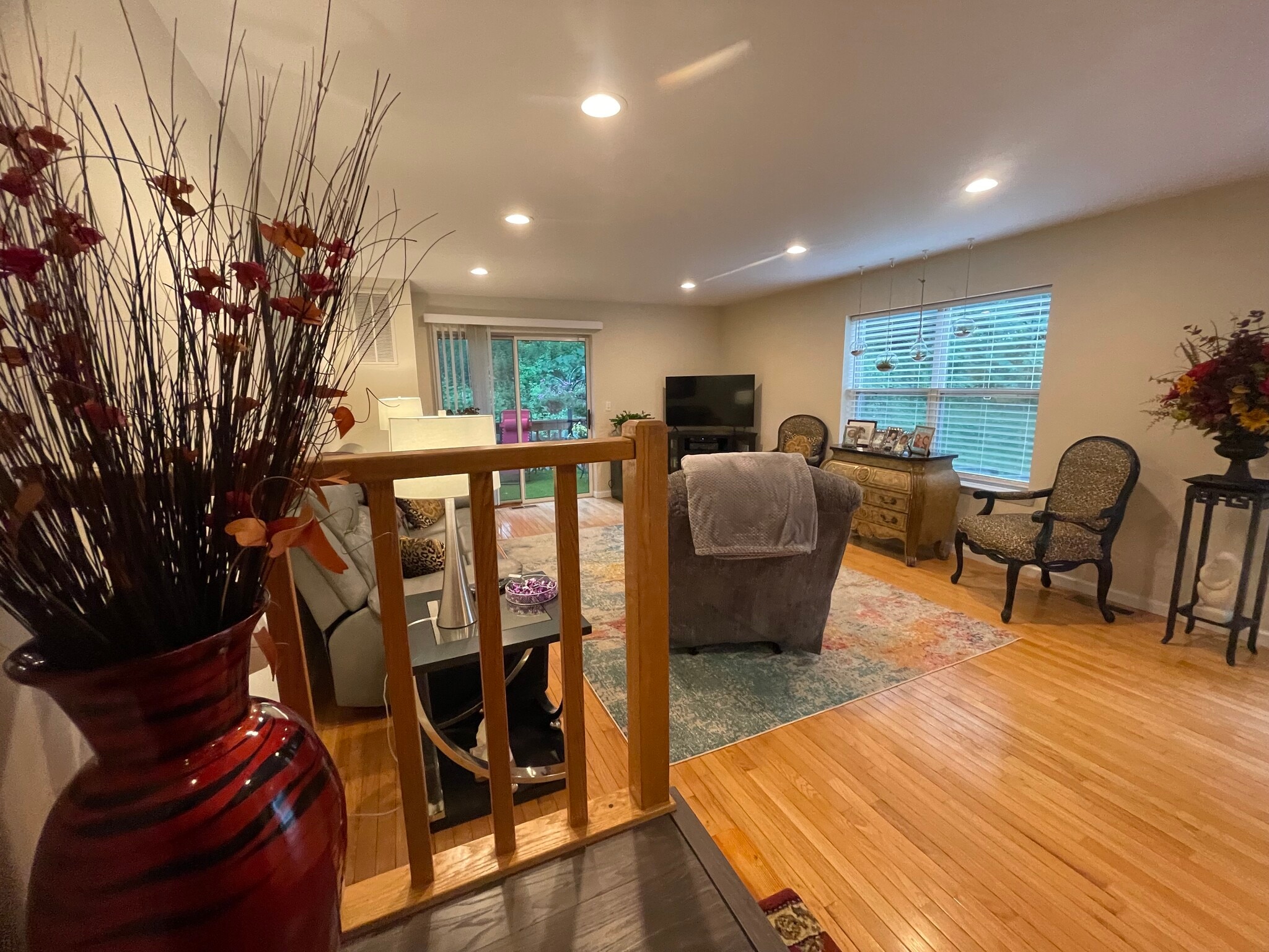 Building Photo - 20 Leeward Ln
