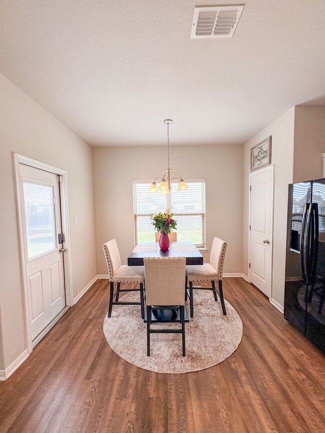 Building Photo - 7507 Park Meadow Dr