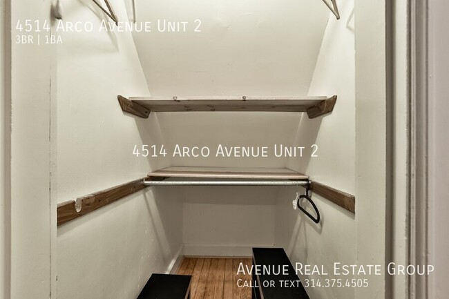 Building Photo - Charming 3-Bed Unit Near The Grove with Mo...