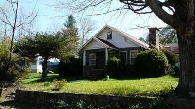Building Photo - Nice 4 Bedroom Two Story Rock House near Lowes in Sylva available for year long lease beginning 8...