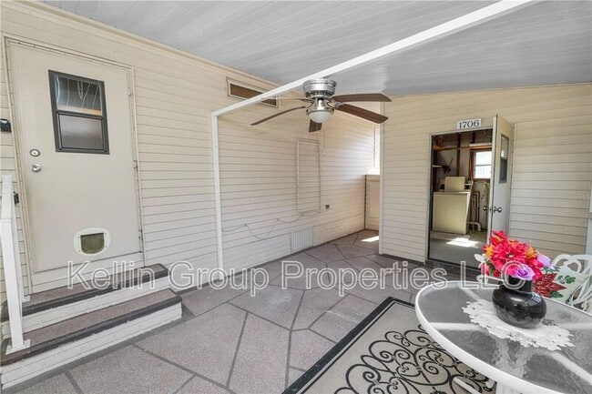 Building Photo - 1706 Fox Hill Dr