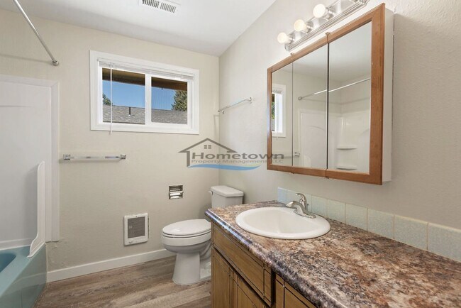 Building Photo - 2-Bedroom 1-Bath Home in the Heart of Coeur d'Alene!