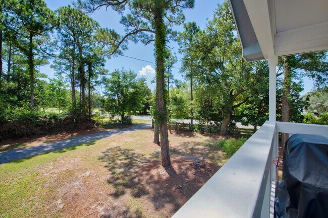 Building Photo - 5230 Soundside Dr