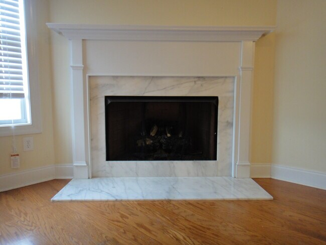 Building Photo - MillCreek Townhome Available in July!