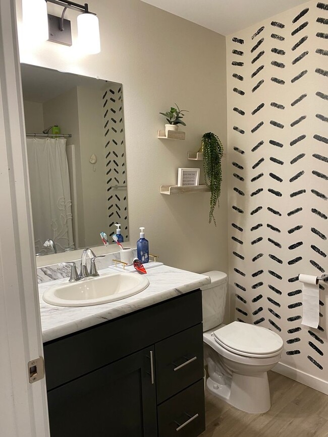 Building Photo - New Construction Townhouse for Rent - Tham...