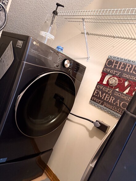 LG WiFi enabled Dryer - 1159 Fromage Cir W