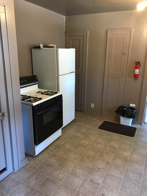 Building Photo - 408 W Luckey St