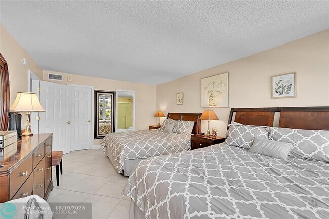 Building Photo - 525 N Ocean Blvd