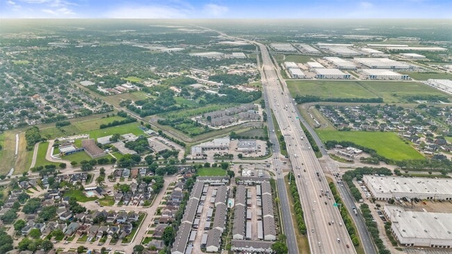 Building Photo - 8657 Village of Fondren Dr