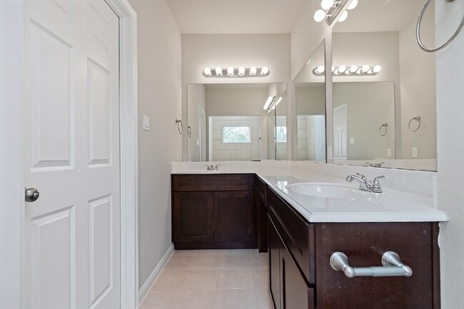 Building Photo - 1043 Marcolin St