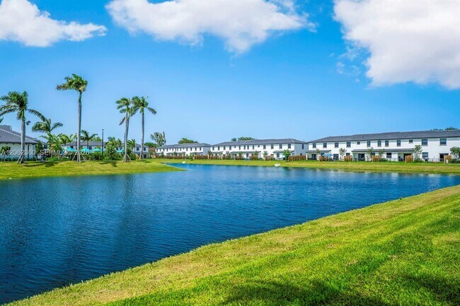 Building Photo - 3024 Green Palm Ct