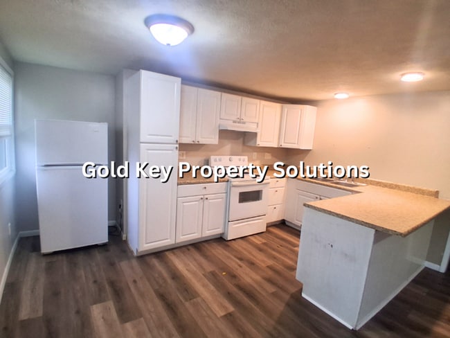 Building Photo - 1902 Rosemont Ave