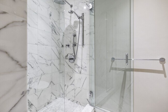 Building Photo - 410 Boylston St