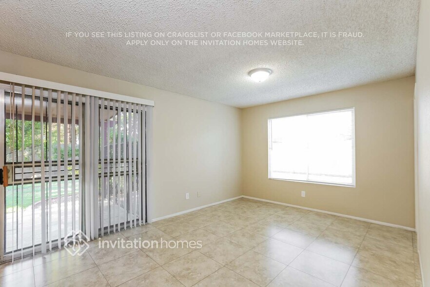 Building Photo - 4461 W Yorkshire Dr