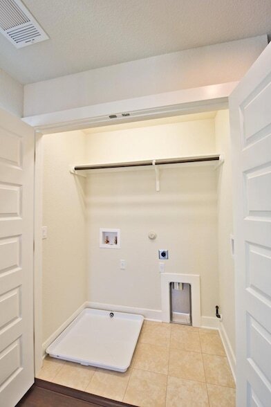 Building Photo - 2020 Cleese Dr