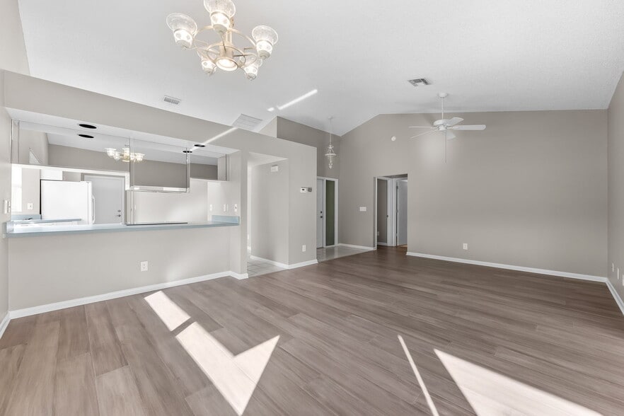 Building Photo - 2201 McGregor Park Cir