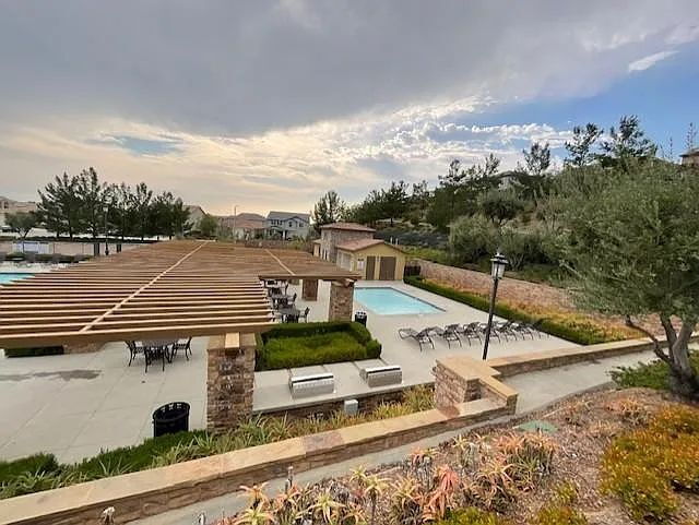 Building Photo - Immaculate 5-Bedroom Executive Home in Desirable Plum Canyon