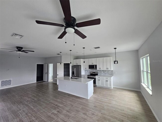 Building Photo - 13565 Jeronimo Ln