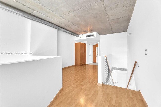 Building Photo - 690 SW 1st Ct