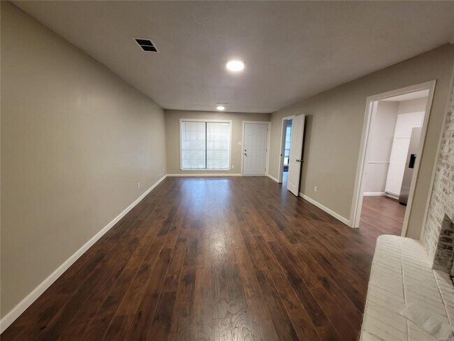 Building Photo - 3439 Malabar Rd