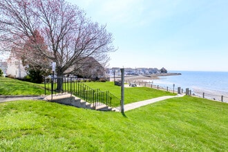 Building Photo - 185 Melba St