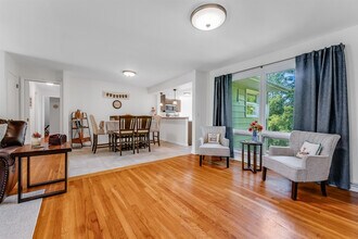 Building Photo - 521 Woodhaven Dr