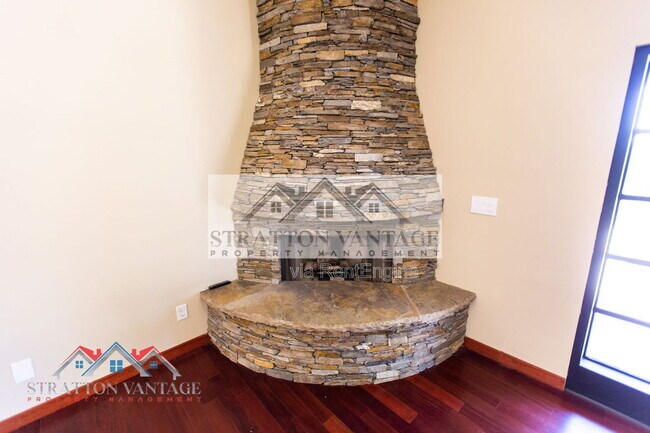 Building Photo - 39614 N 7th St