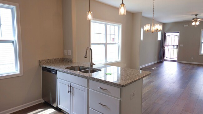 Building Photo - 1216 Paradise Hill Rd