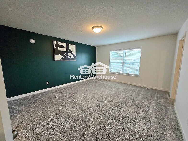 Building Photo - 3040 Basswood St