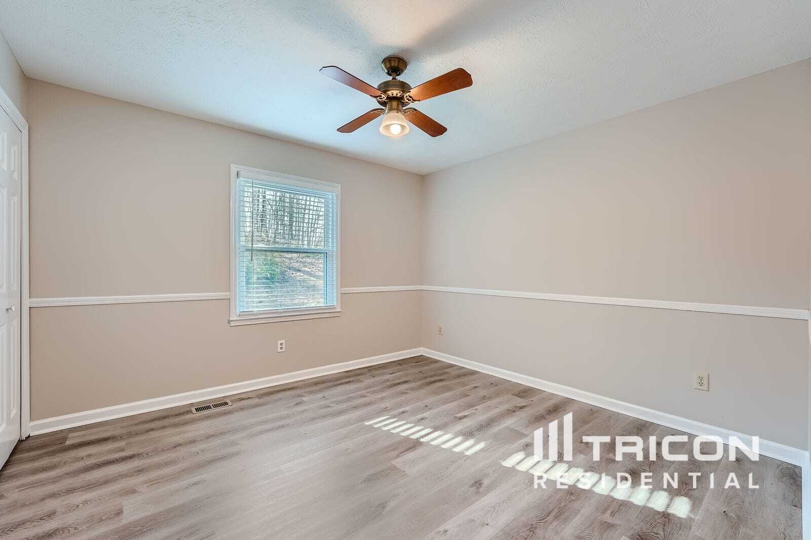 Building Photo - 1366 Oleander Dr SW