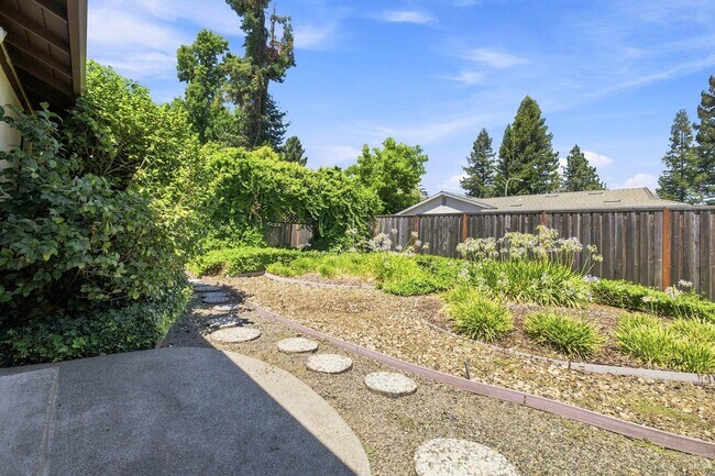 Building Photo - 239 Monte Vista Ave