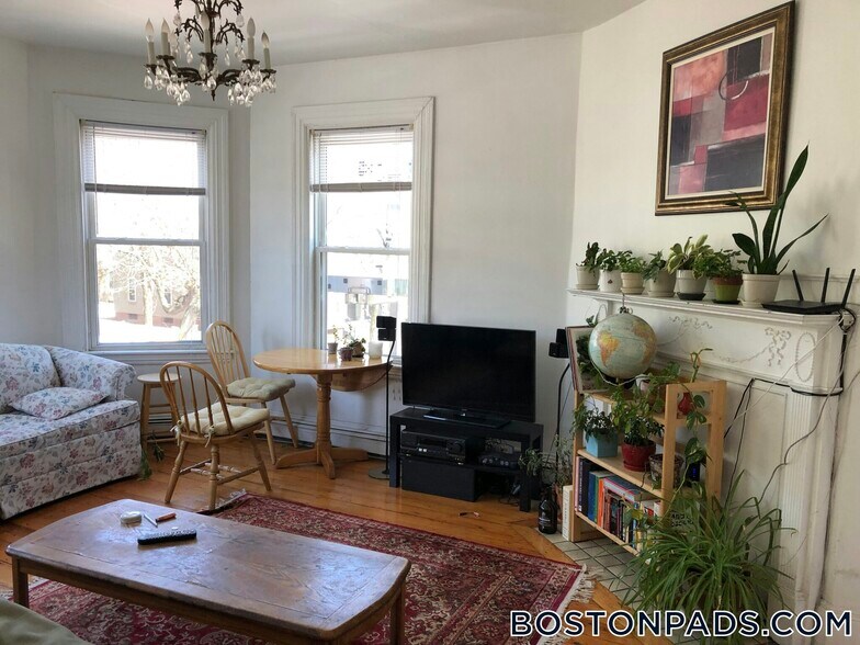 Building Photo - 268 Broadway