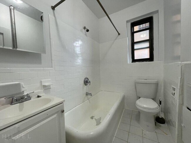 Building Photo - 1 bedroom in FLUSHING NY 11358