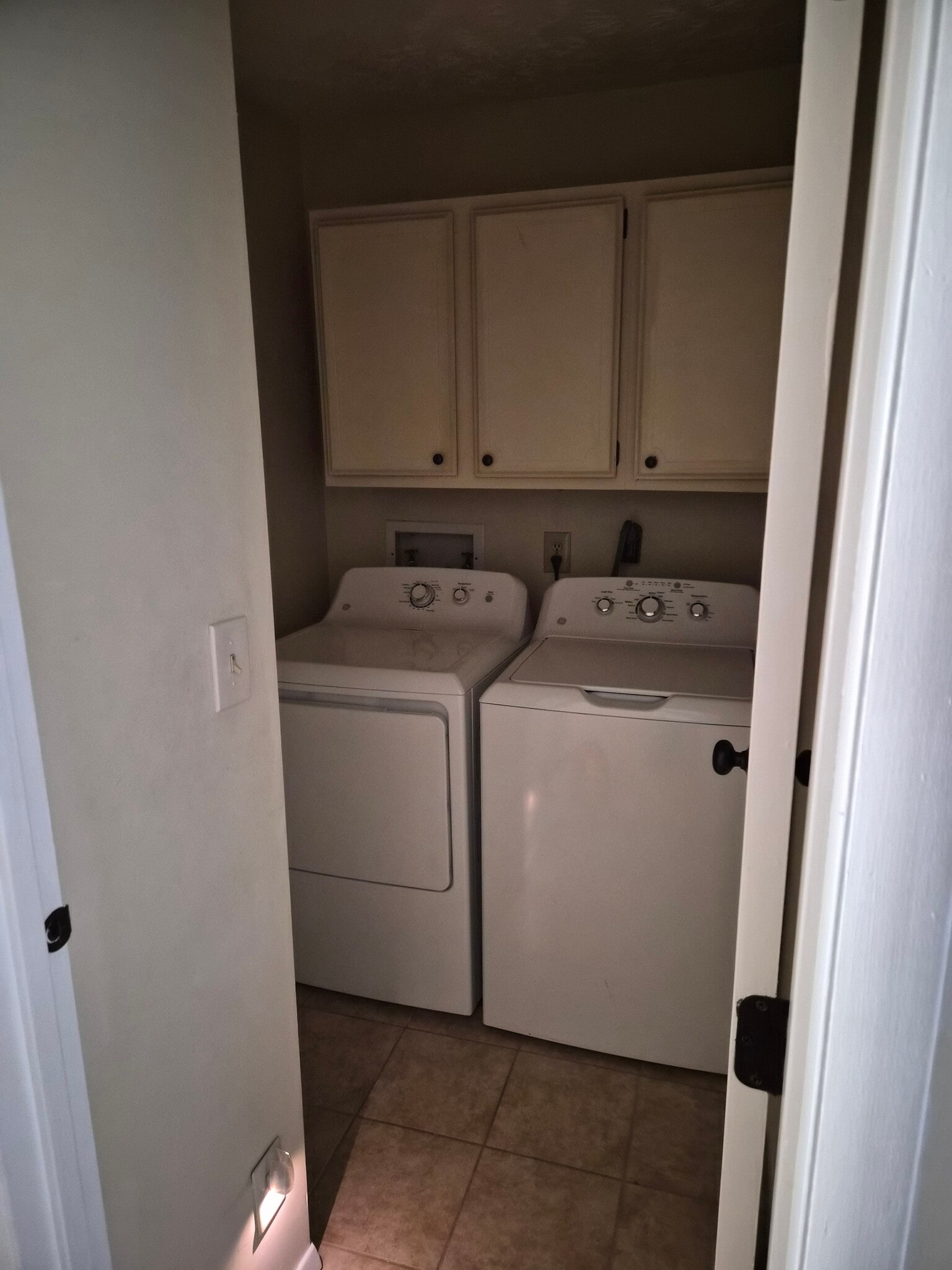 Laundry - 1600 Northbrook Dr