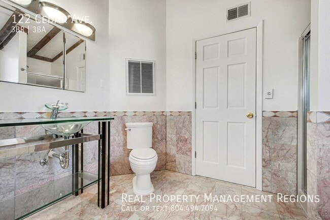 Building Photo - 122 Cedar Ave