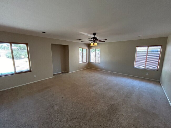Building Photo - 13026 W Modesto Dr