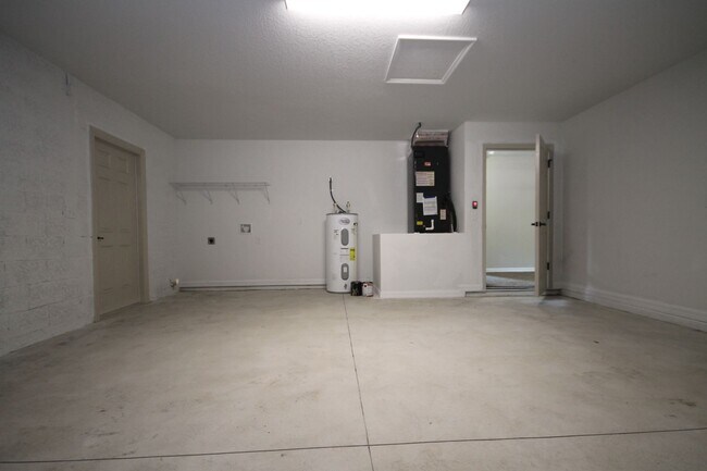Building Photo - Gorgeous 3 Bedroom, 2 Bathroom Home in Ock...