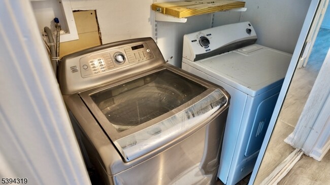 Building Photo - 236 W Mt Pleasant Ave