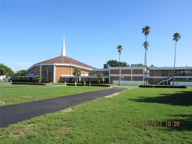 Building Photo - 342 E Tillman Ave