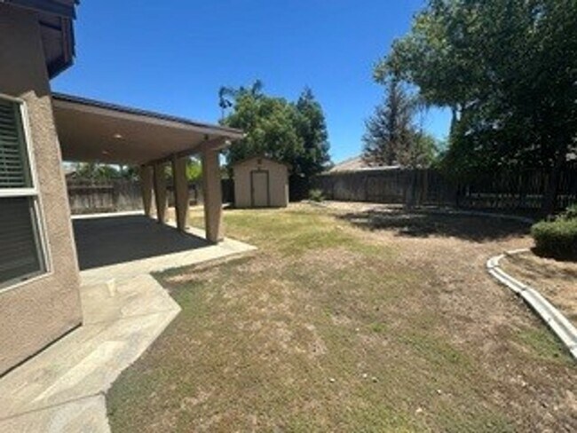 Building Photo - Must-see home located in the Northwest, SOLAR!!